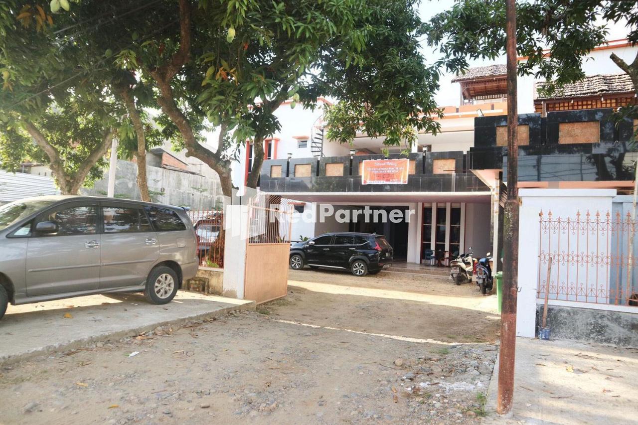 Wisma Suci Syariah Polewali Mandar Mitra Reddoorz Matakali Exterior photo